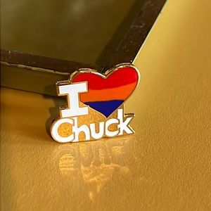 I ❤️ Chuck Pin by gift creations Vintage